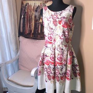 A-Line Floral Dress W Pockets